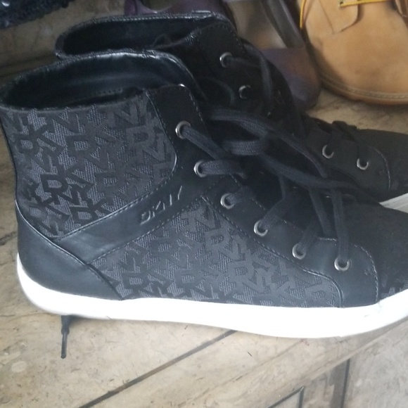 Sneakers - Picture 1 of 2